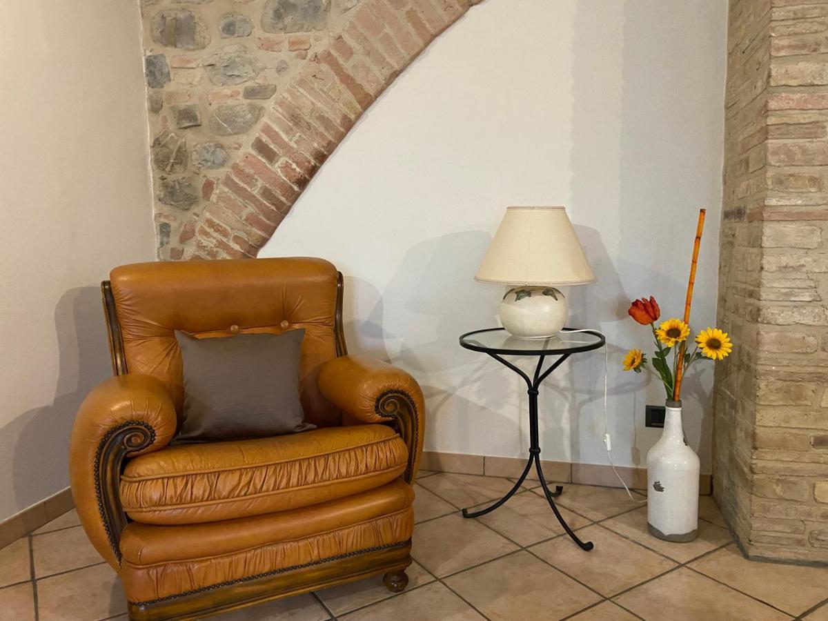 Agriturismo Il Pozzo 卡斯蒂戈隆·多尔希亚 外观 照片