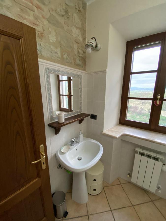 Agriturismo Il Pozzo 卡斯蒂戈隆·多尔希亚 外观 照片