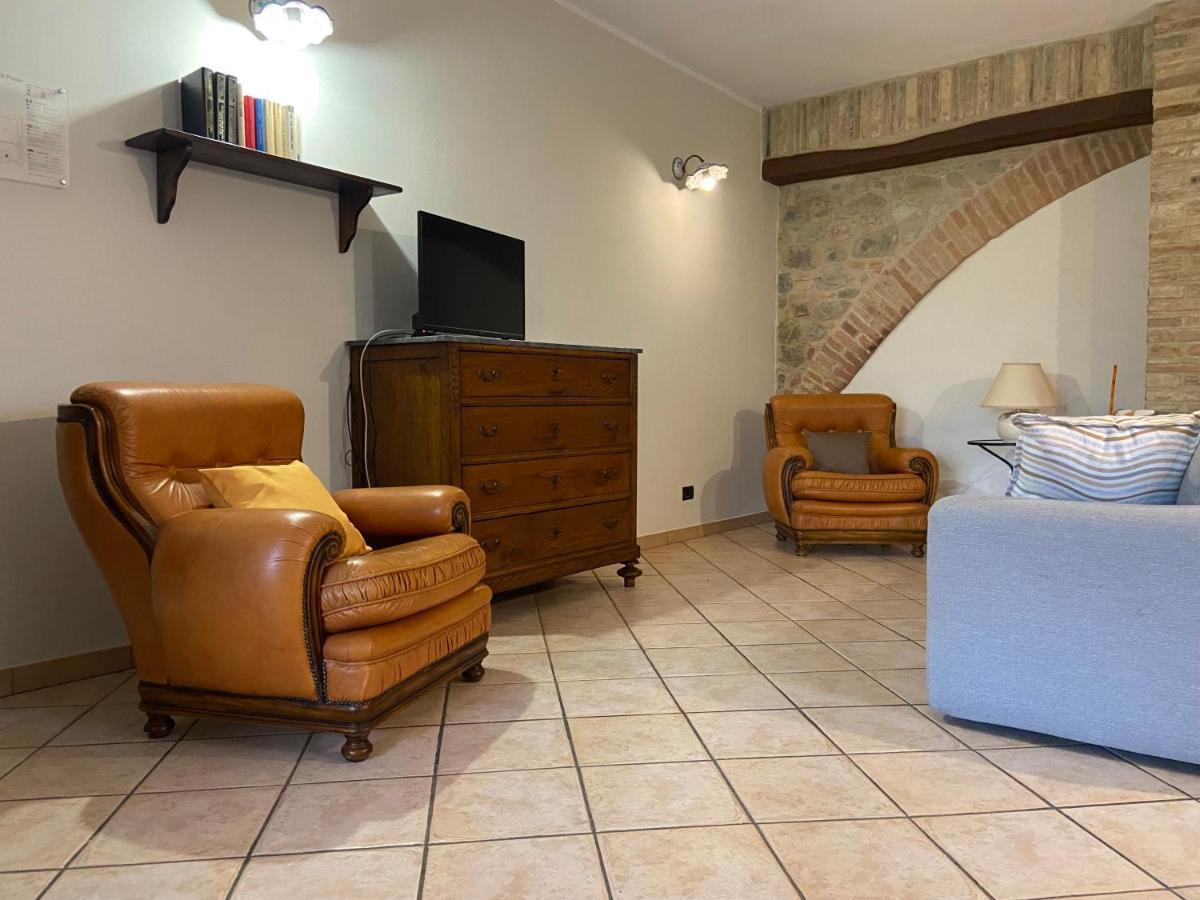 Agriturismo Il Pozzo 卡斯蒂戈隆·多尔希亚 外观 照片
