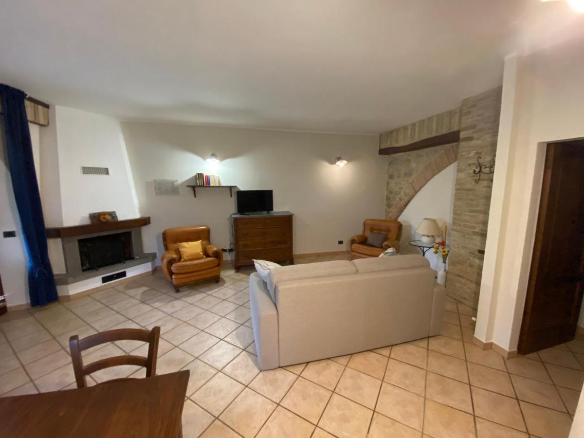 Agriturismo Il Pozzo 卡斯蒂戈隆·多尔希亚 外观 照片