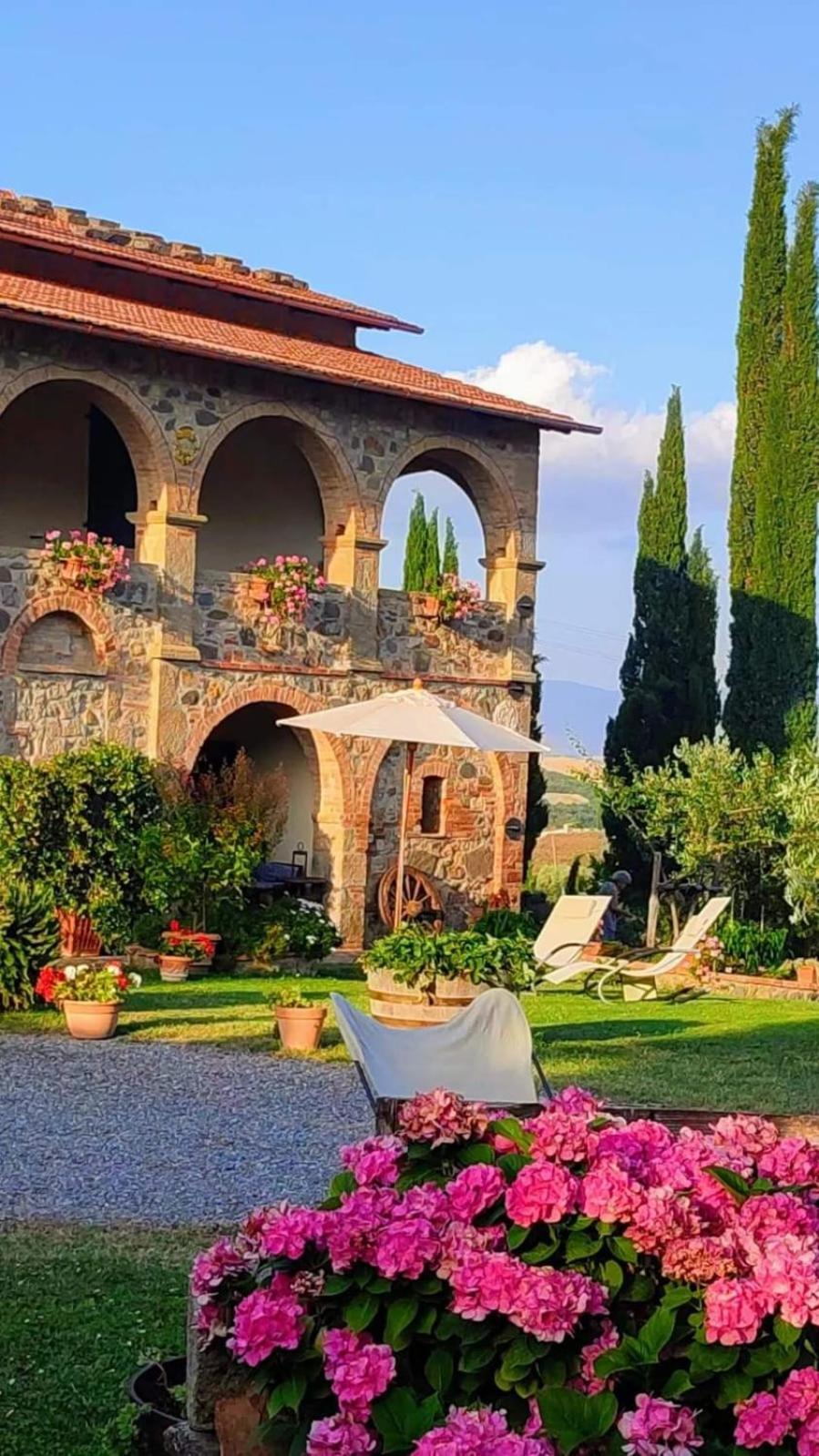 Agriturismo Il Pozzo 卡斯蒂戈隆·多尔希亚 外观 照片